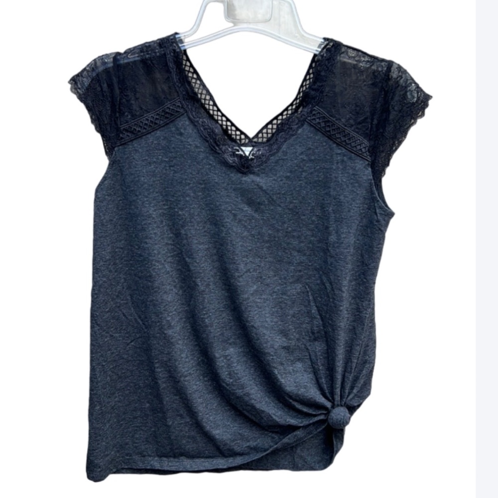 Amaryllis Top w/Lace Detail Size Small Black and Gray